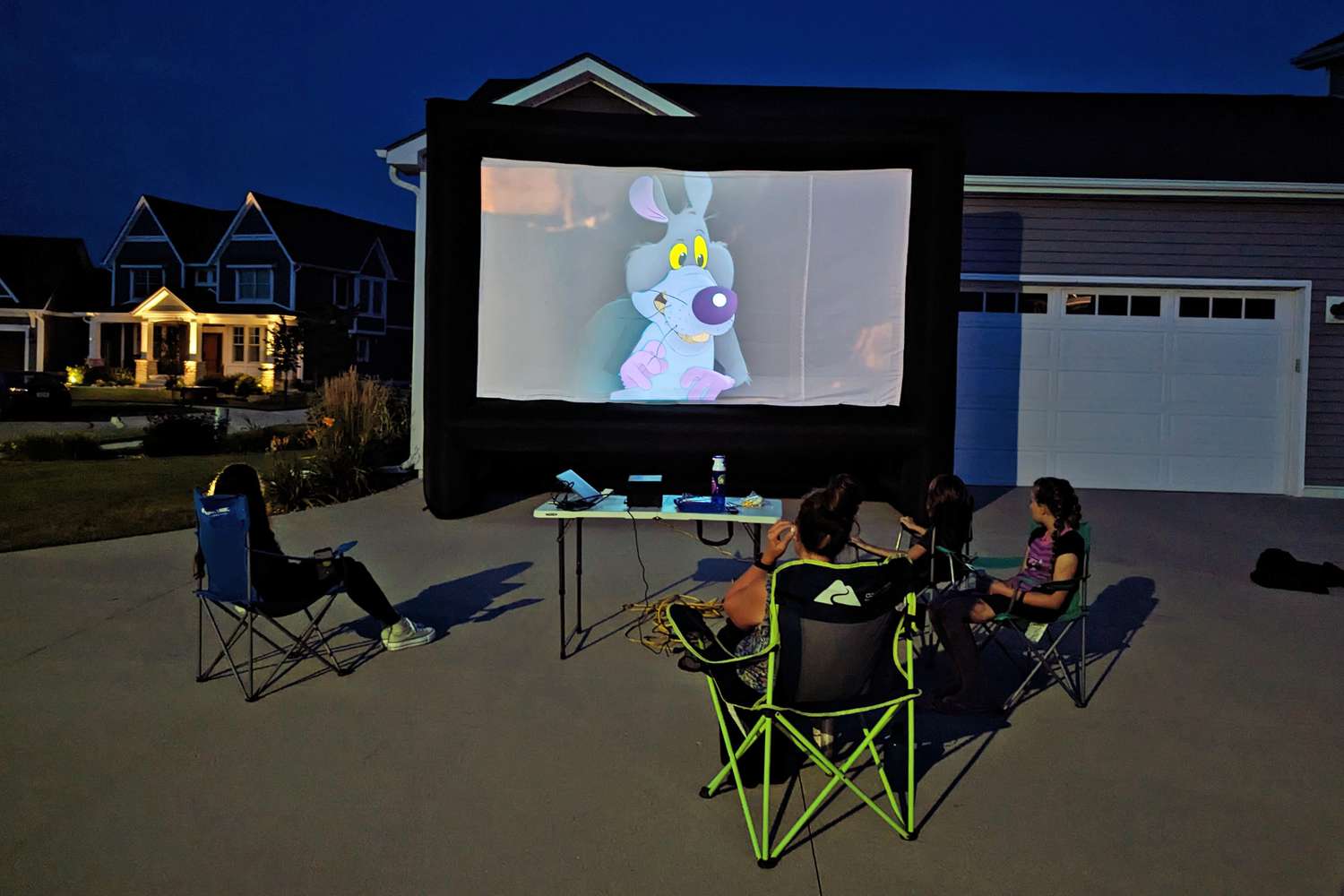 3 Best Inflatable Projector Screen Outdoor